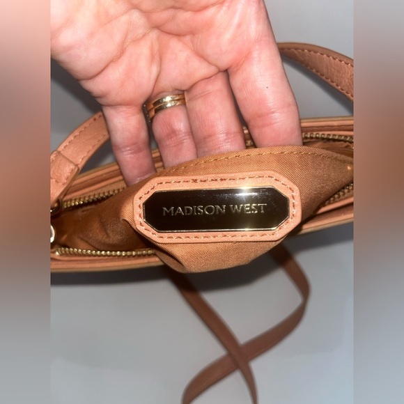 MADISON WEST Cork Crossbody W/ Handle Bag Vegan Leather Tan/Gold 3 Pocket - Picture 7 of 8